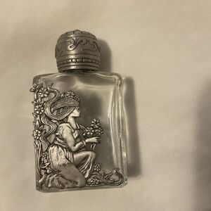 Perfume bottle
